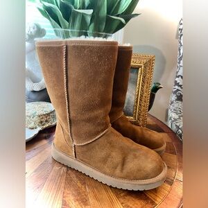 Koolaburra by Uggs Brown Suede Boots